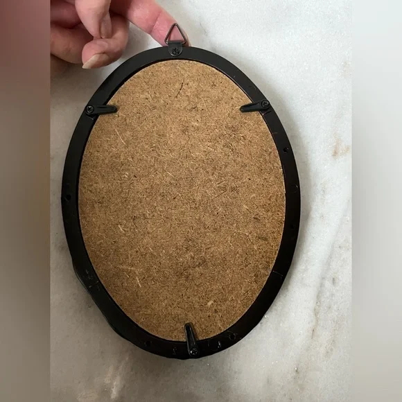 Vintage Oval Ornate brown/reddish Gilded wall Picture Frame.. - Picture 6 of 8